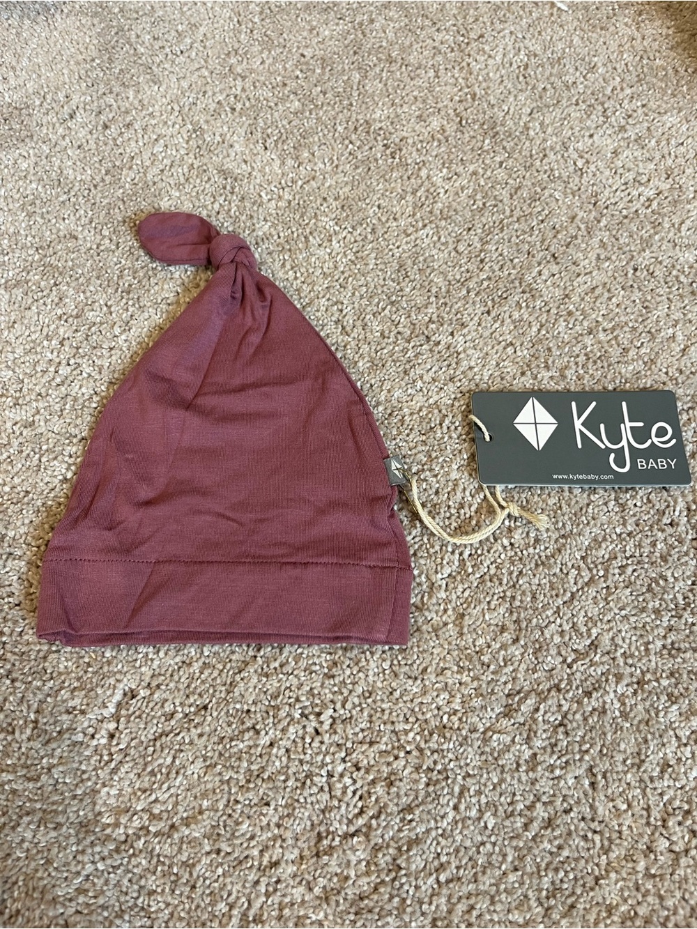 Kyte BABY Knot Top Baby Hat in Maroon